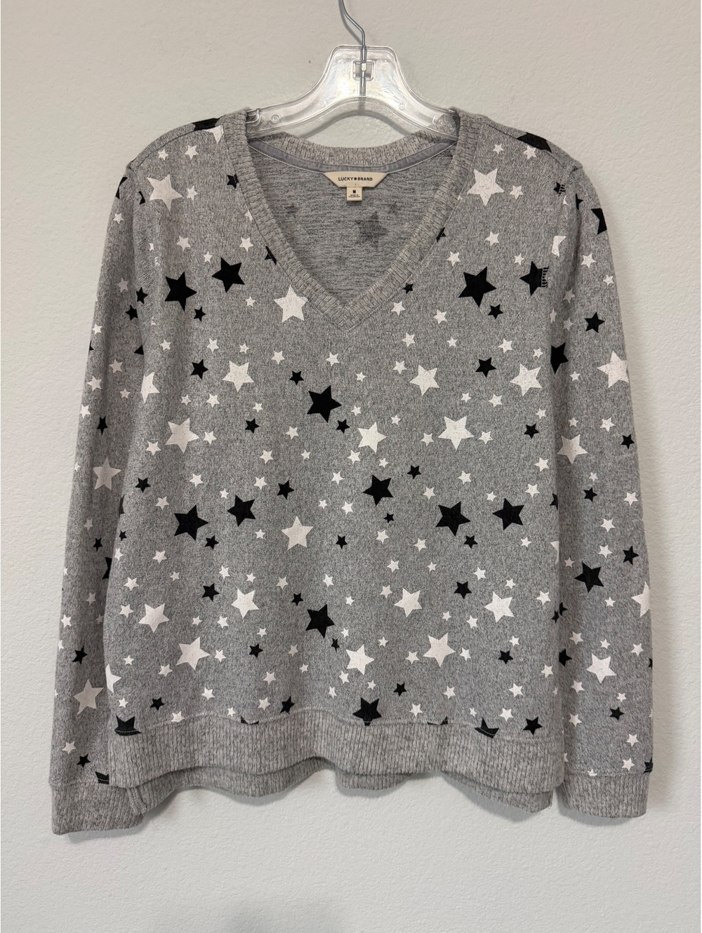 Lucky Brand Long Sleeve V-Neck Star Print Casual Cozy Sweater Women's Size M